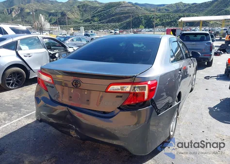 2014 Toyota Camry Se z USA, uszkodzony, nr VIN 4T1BF1FKXEU856617